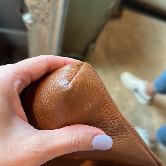 Beautiful all leather Coach crossbody bag. Great condition. See photos! - Picture 9 of 10